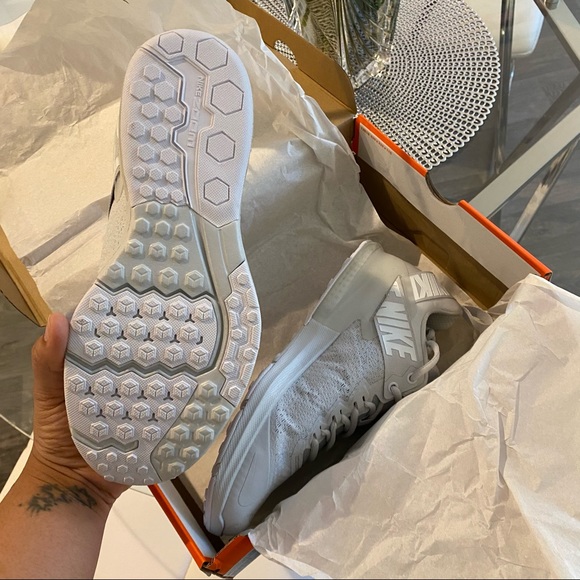 Nike Zoom Domination TR 2 Platinum/White - SZ11.5 - Picture 2 of 5